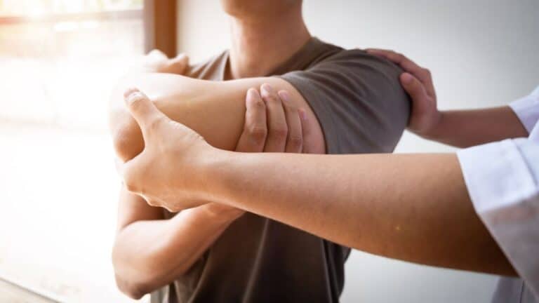 How to Fix Shoulder Impingement With Chiropractic